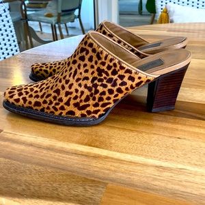Anthropologie Matisse heeled clogs mules animal print leather
